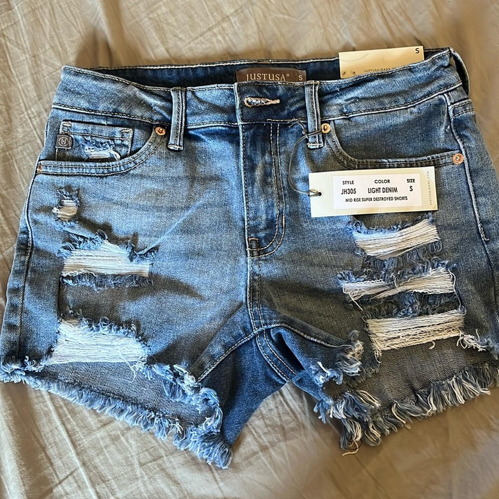 Mid rise denim shorts
